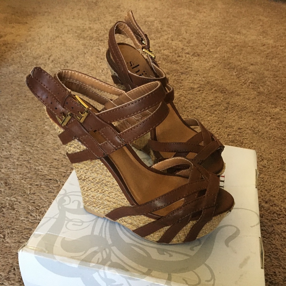 Brown Wedges